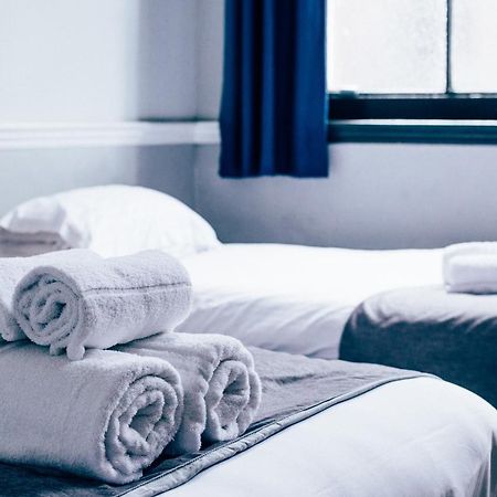 Bridgewood House Hotell Stafford Exteriör bild