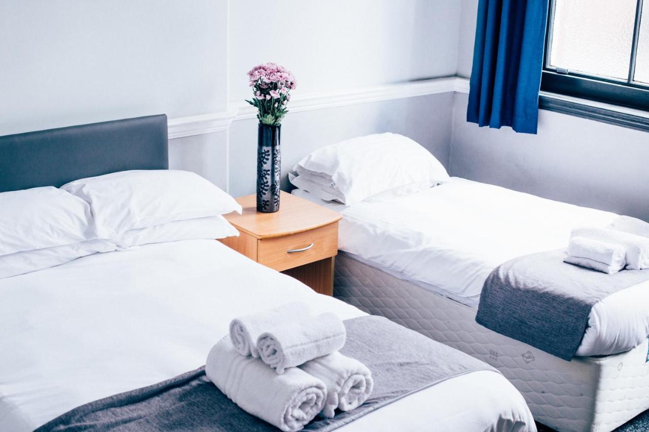Bridgewood House Hotell Stafford Exteriör bild